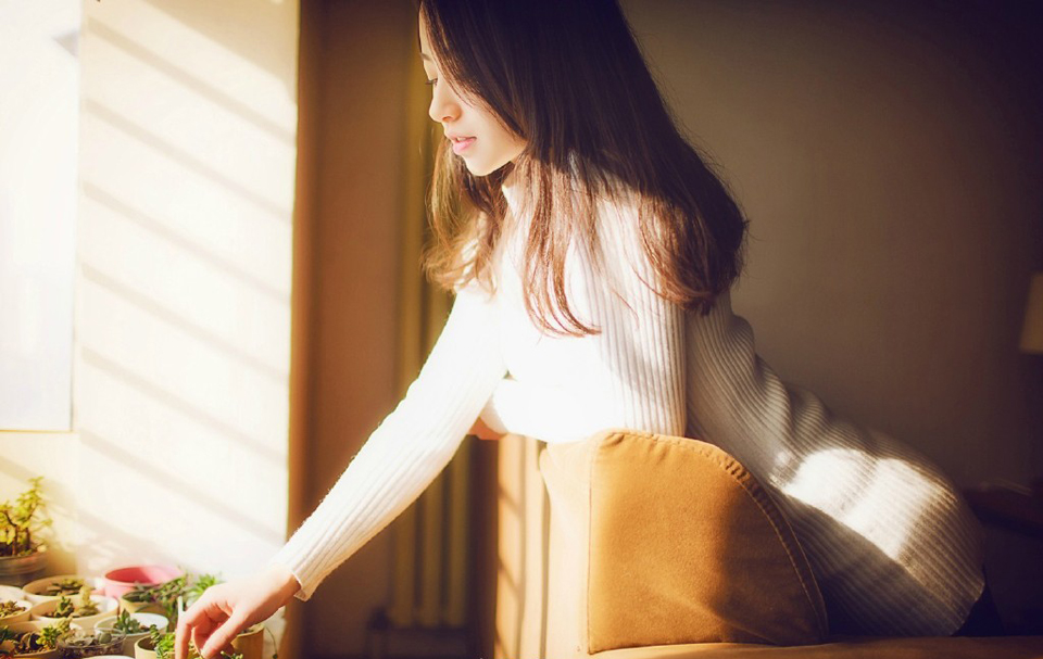 “对了，江东最近可有消息传来？”诸葛亮想了想，抬头看向马良。